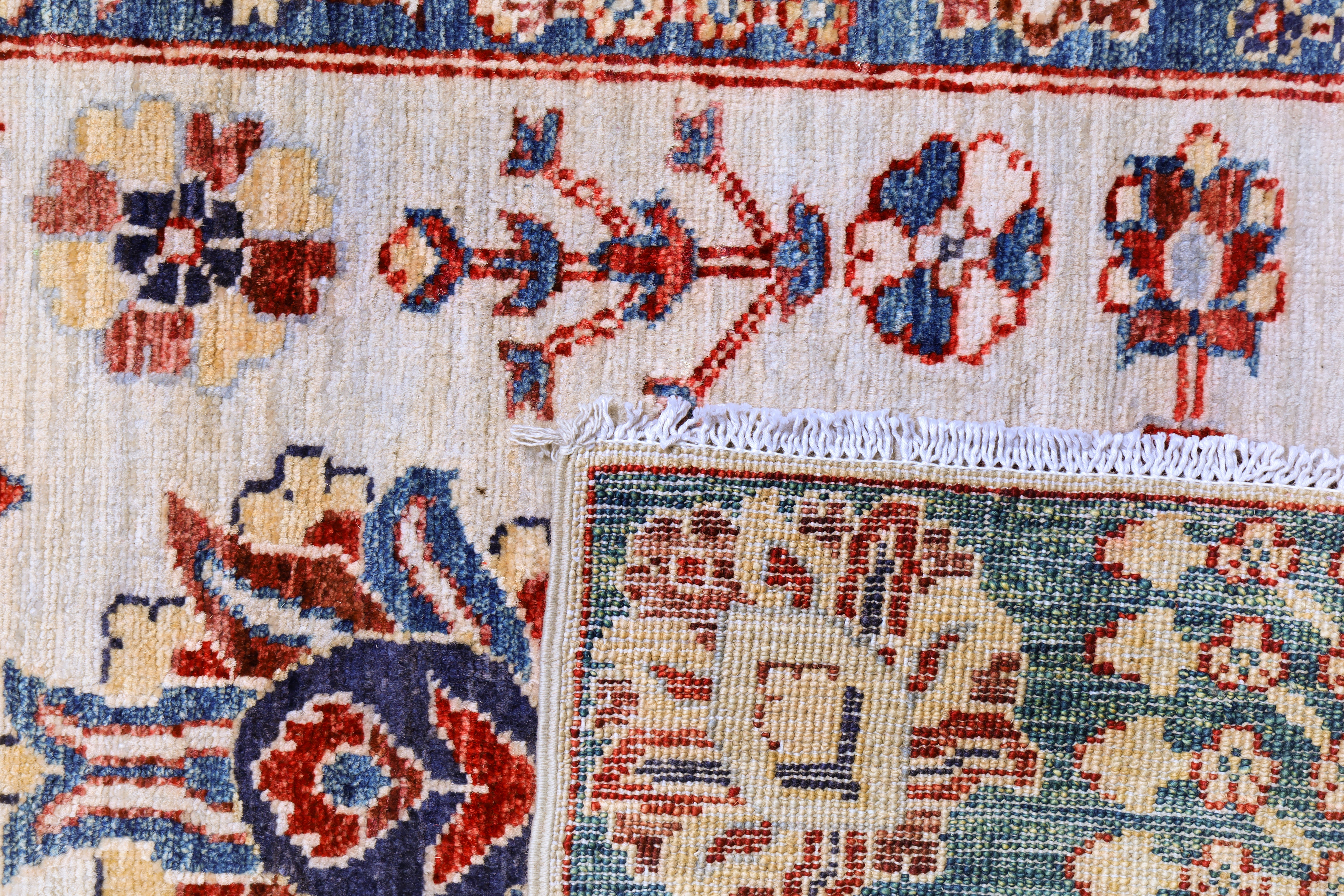 Renaissance Q 438 - 2'7 x 11'4