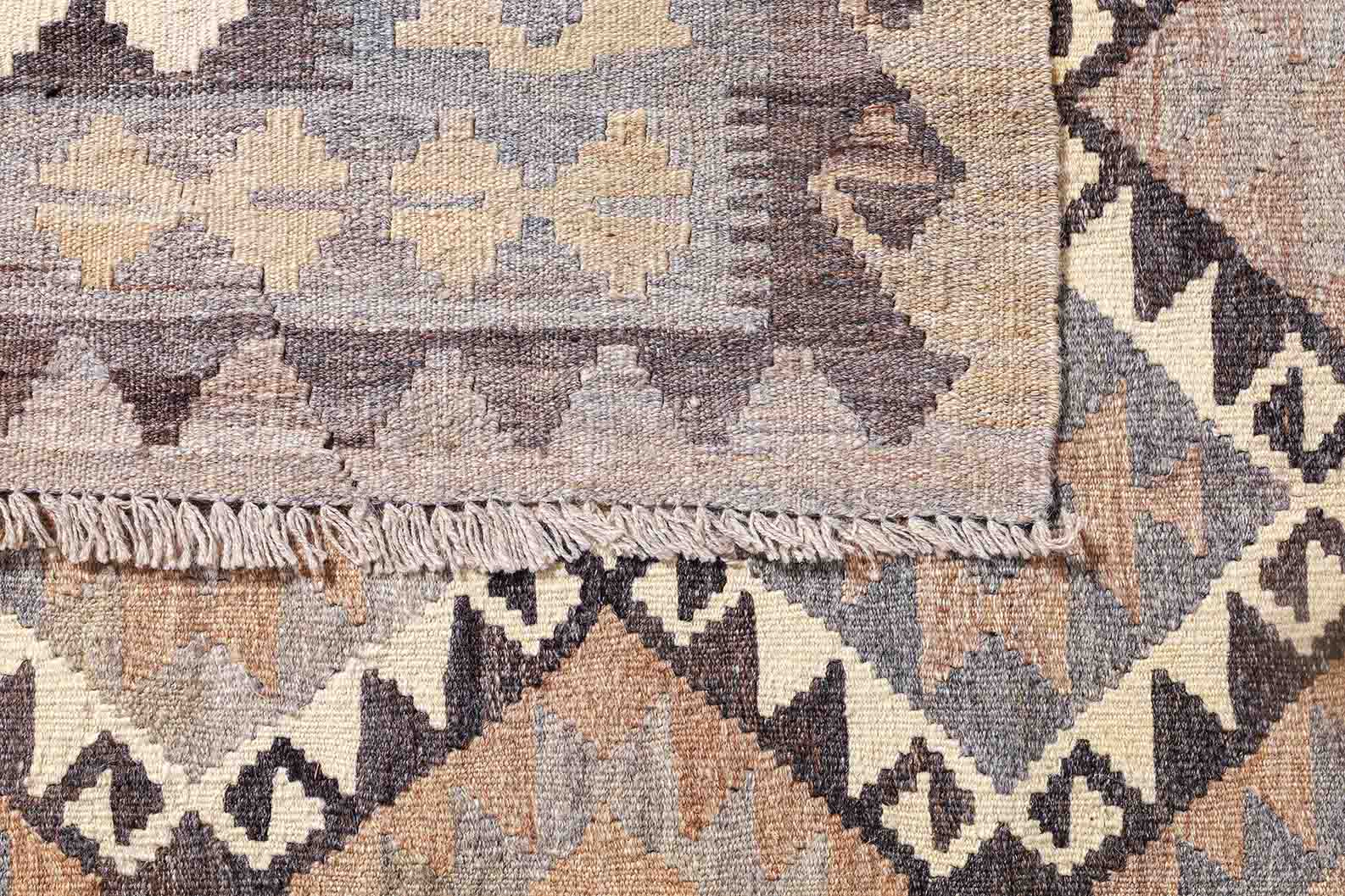 Traditional Kilims KR 648 - 6'4 x 9'5