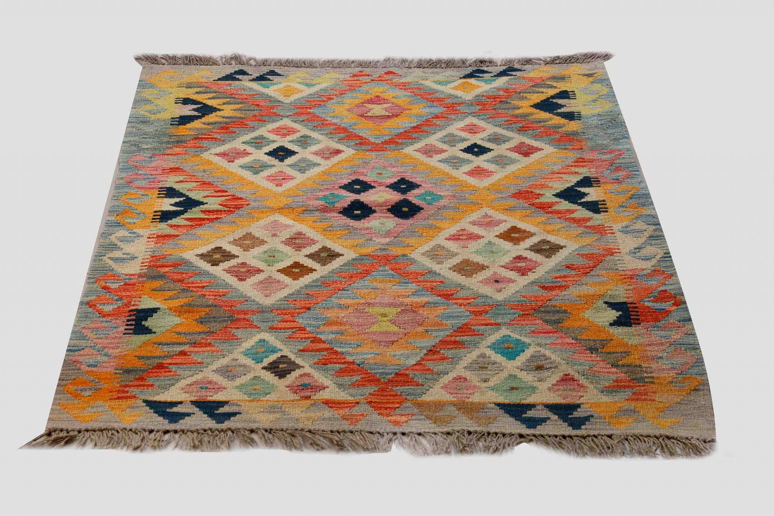 Traditional Kilims NUR 83 - 3'2 x 4'8