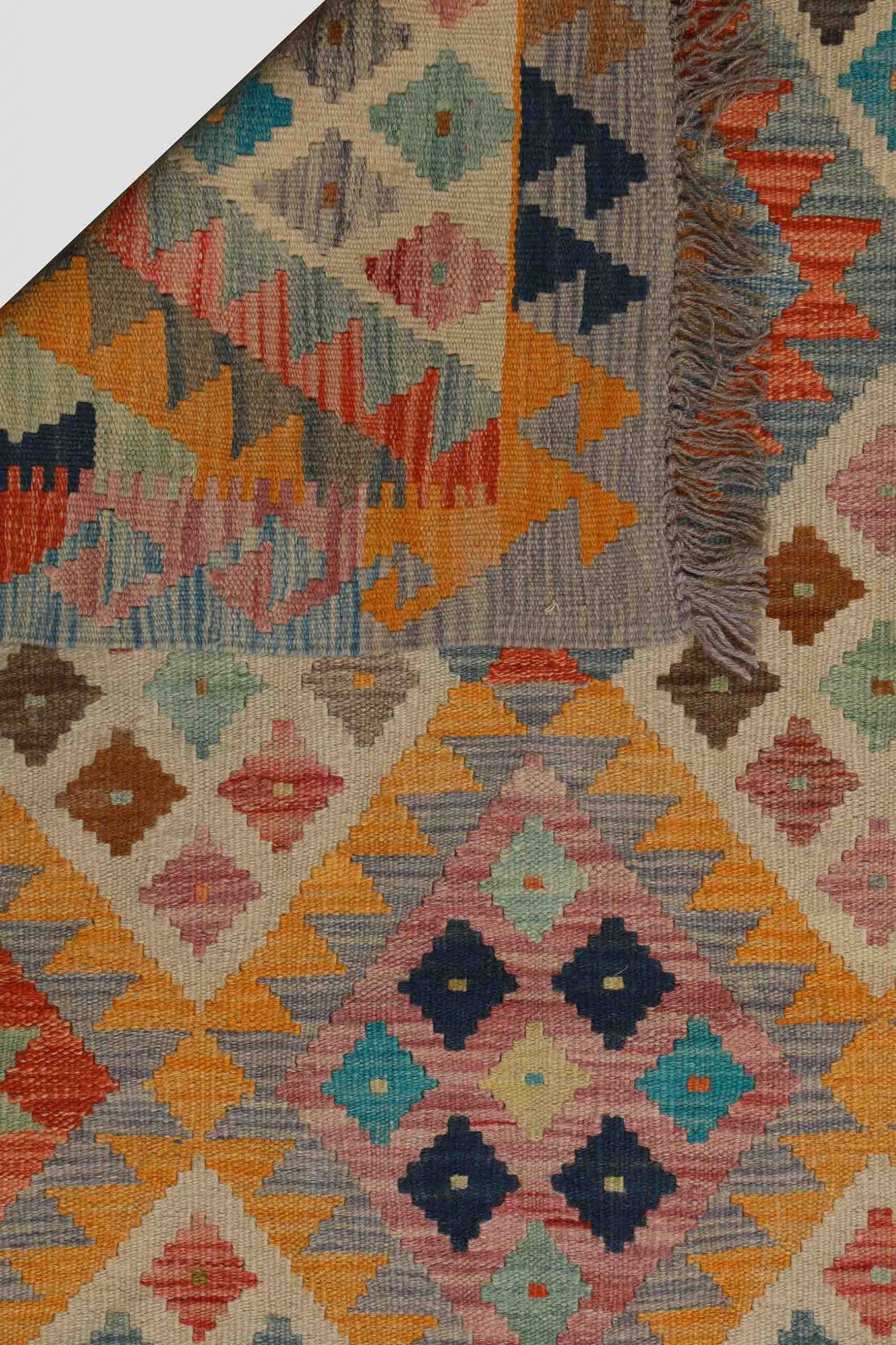 Traditional Kilims NUR 83 - 3'2 x 4'8